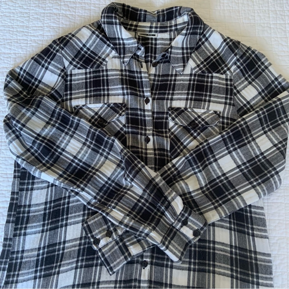 NOISY MAY BLACK & WHITE PLAID COTTON BUTTON UP SHIRT / SMALL